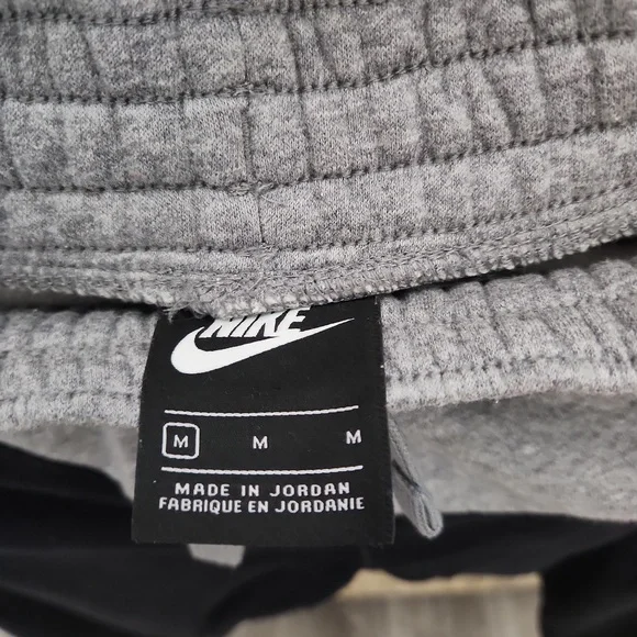 Nike Boys sweatpants - Picture 2 of 5